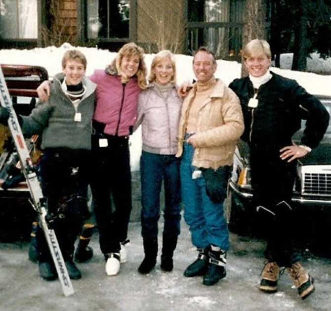 Willian Zabka with his Parents and Siblings